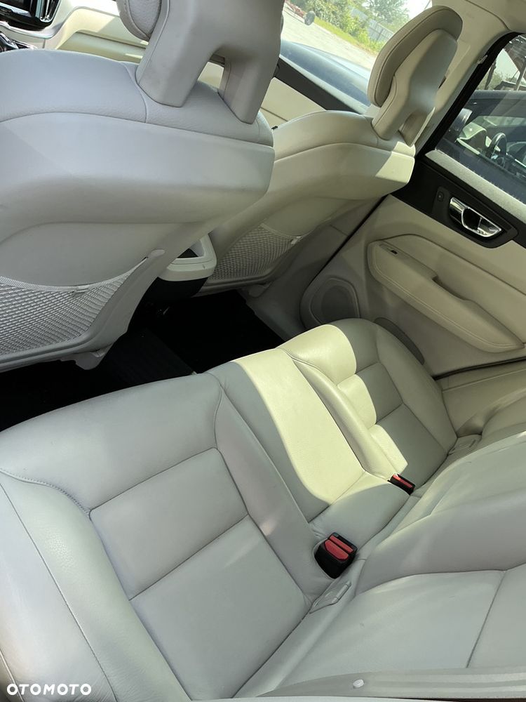 Volvo XC 60 - 25