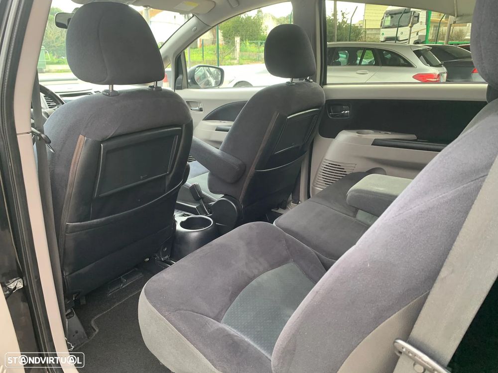 Mitsubishi Grandis 2.0 DI-D Intense P2 - 15