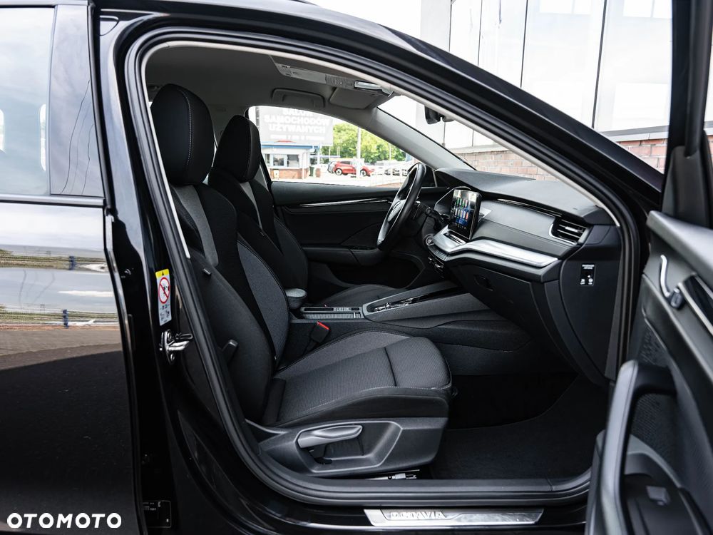 Skoda Octavia 2.0 TDI DSG 4x4 Style - 25