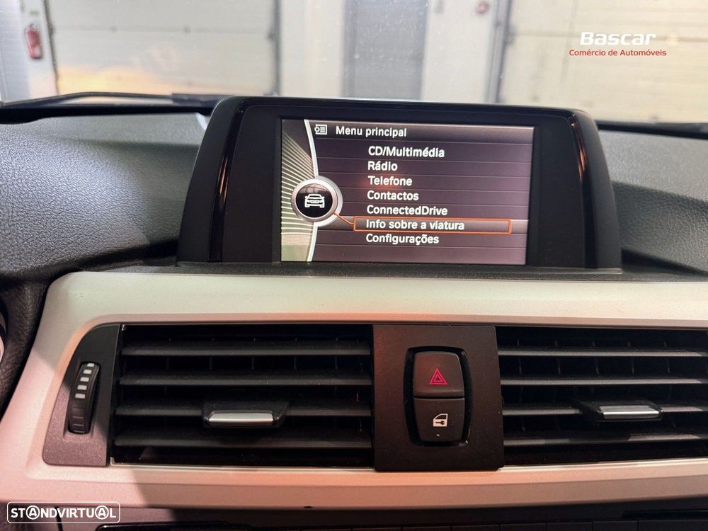 BMW 318 d Line Luxury - 21