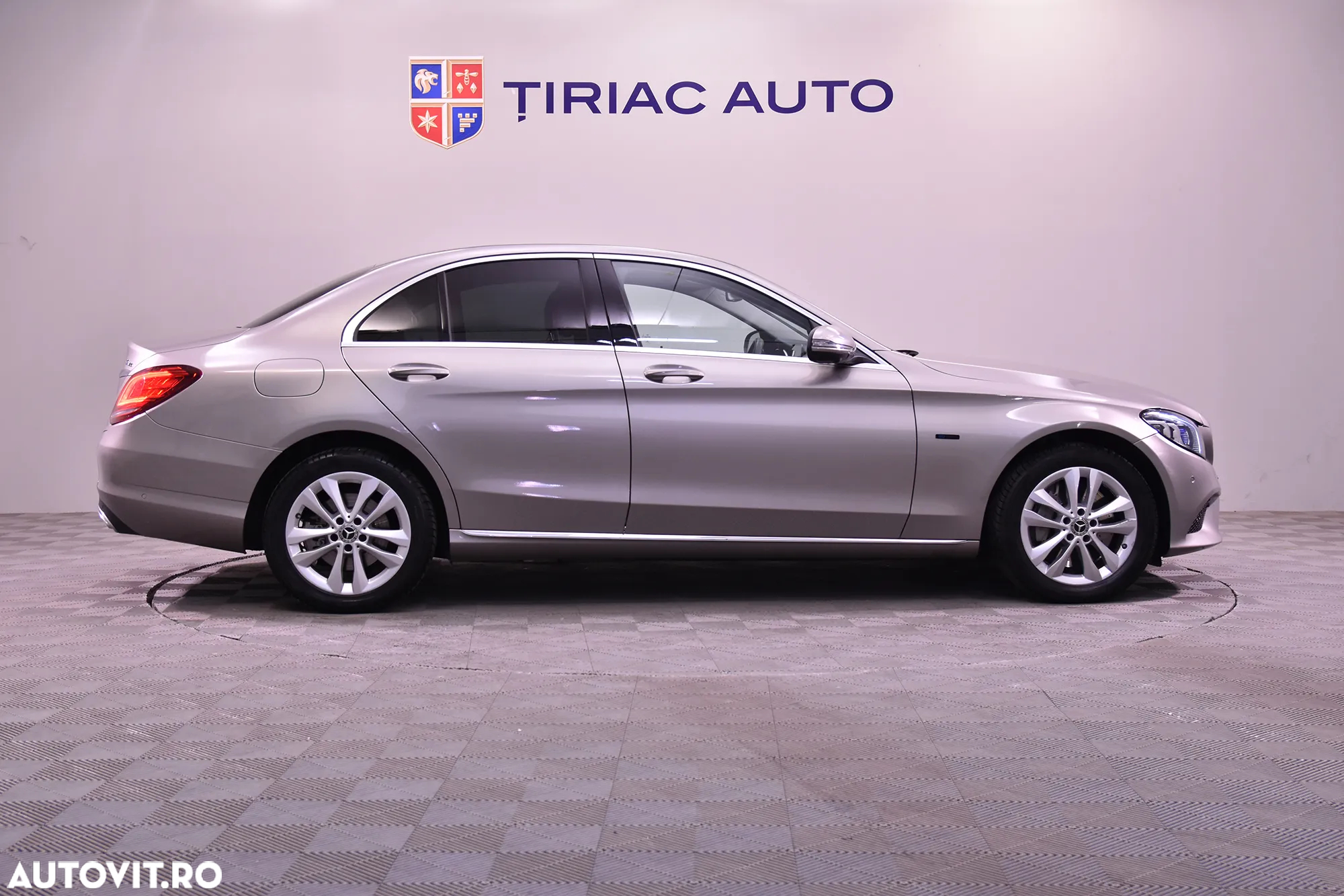 Mercedes-Benz C 300 e 4MATIC Aut. - 6