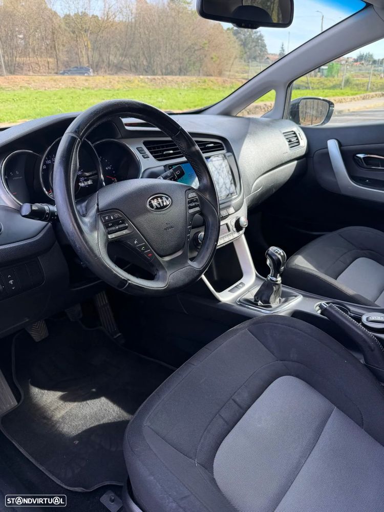 Kia Ceed - 9