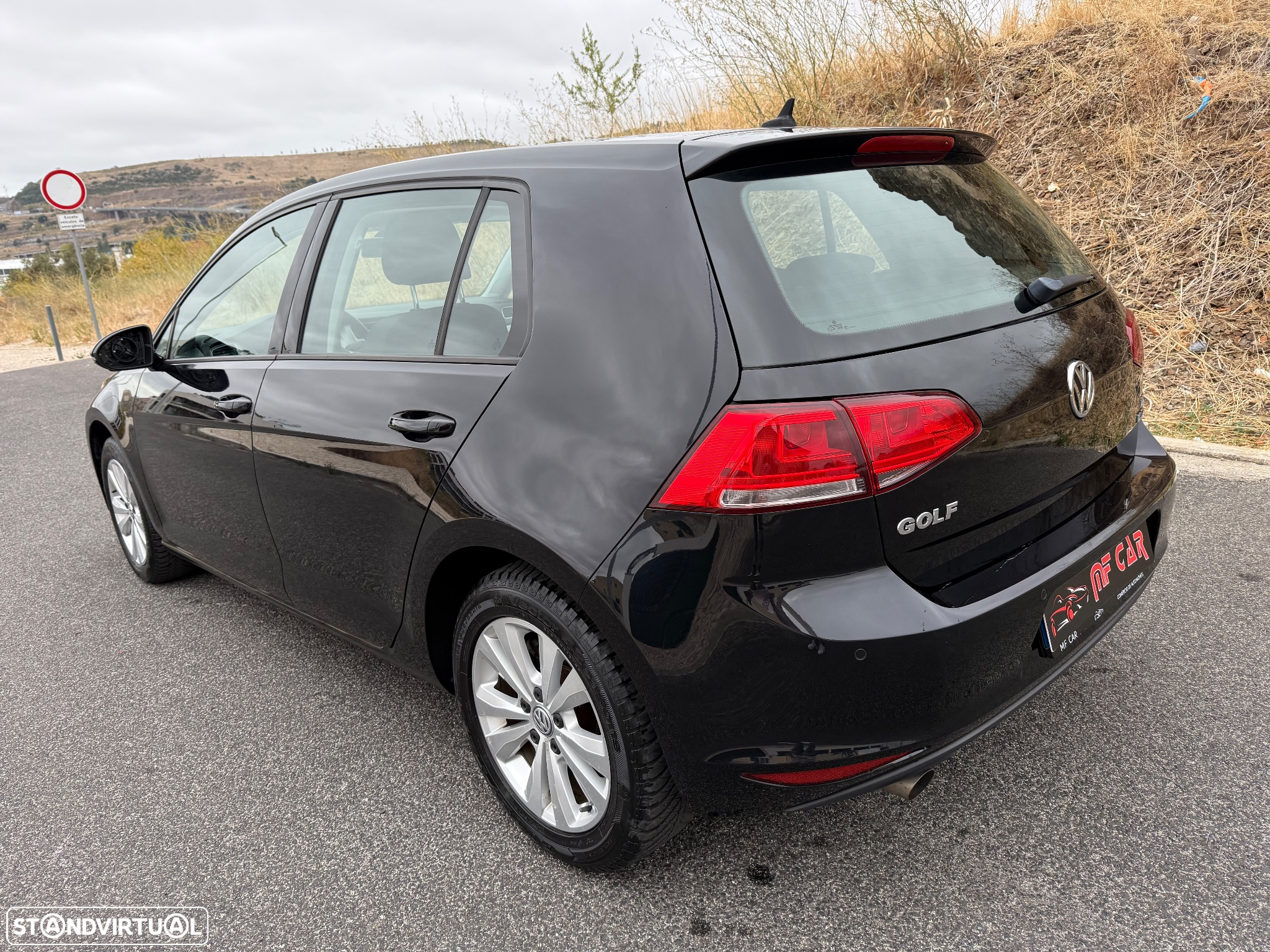 VW Golf 1.6 TDi BlueMotion Confortline - 6