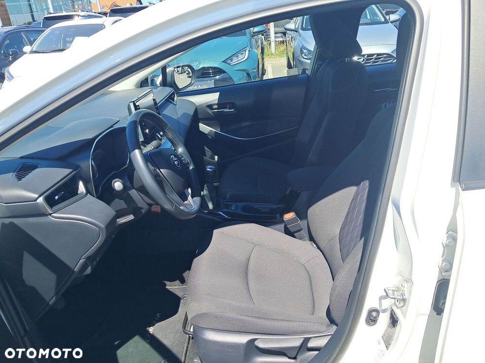 Toyota Corolla - 13