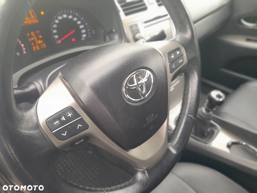 Toyota Avensis 2.2 D-CAT Premium - 17