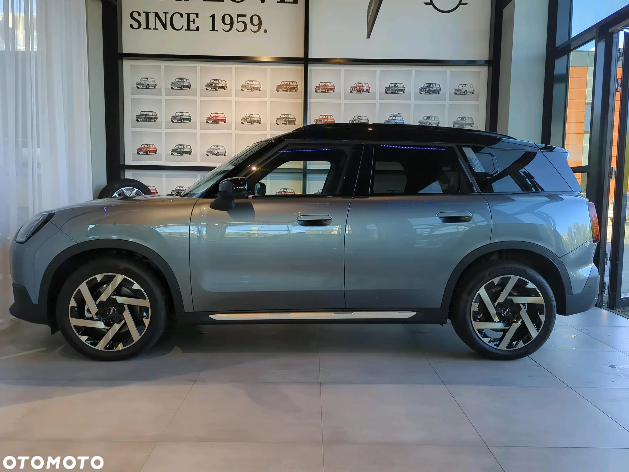 MINI Countryman C mHEV Favoured Trim - 2