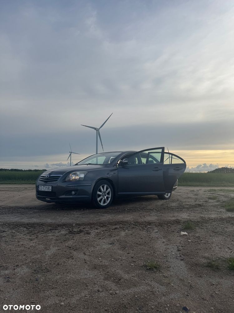 Toyota Avensis 2.0 D-4D - 11