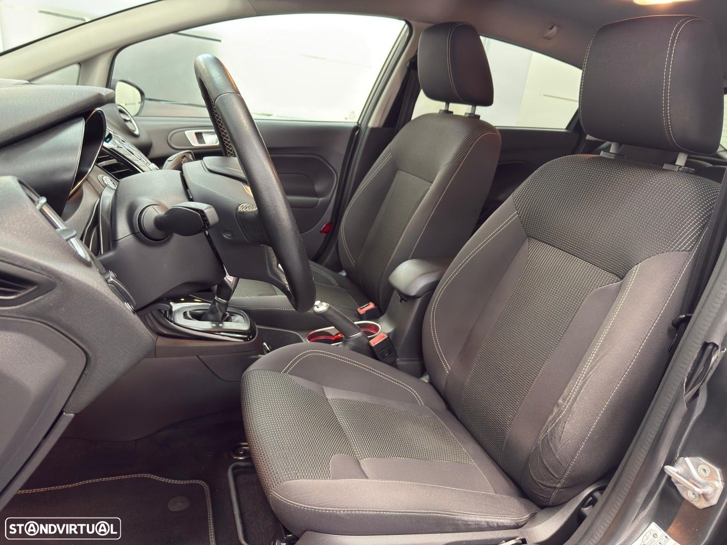 Ford Fiesta 1.0 T EcoBoost Titanium PowerShift - 11