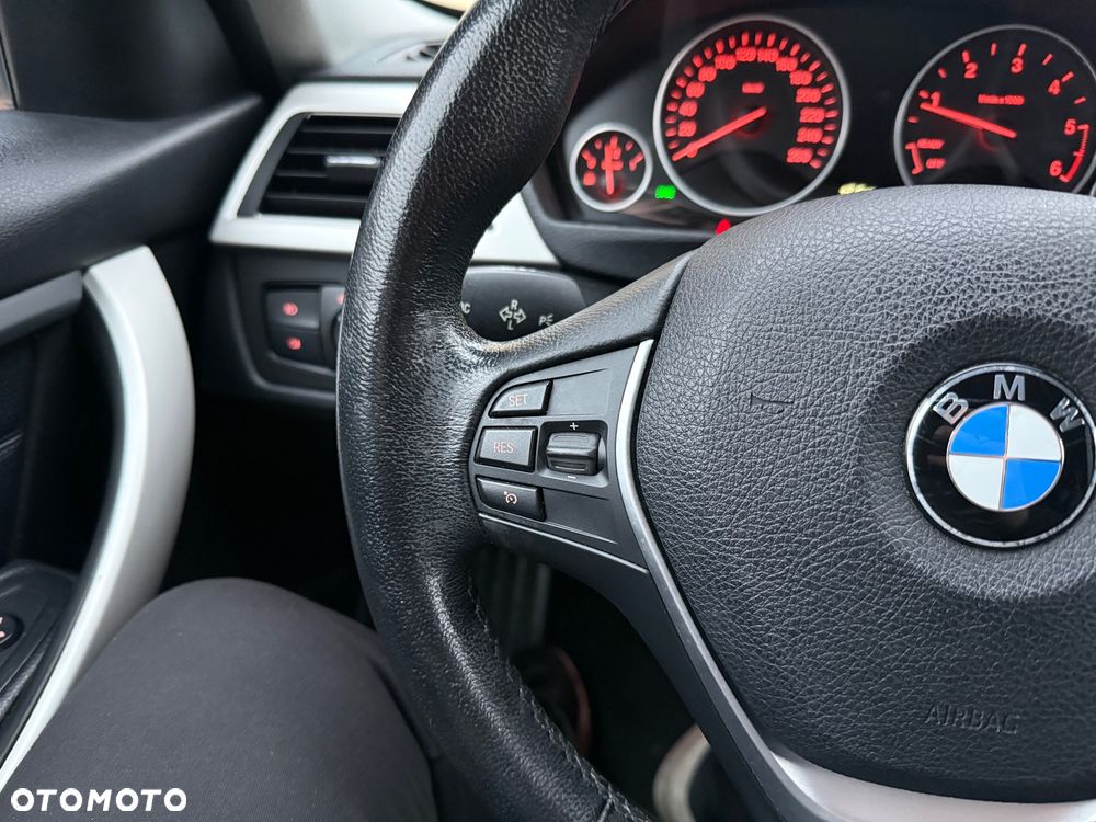 BMW Seria 3 320d Efficient Dynamics Edition - 21