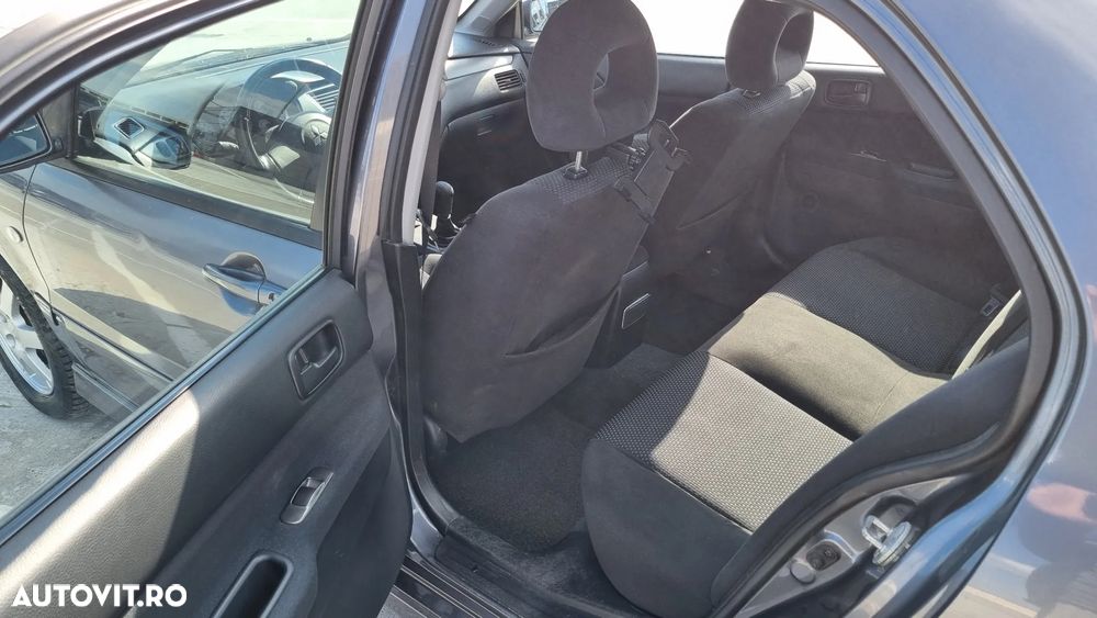 Mitsubishi Lancer 1.6 Invite - 9