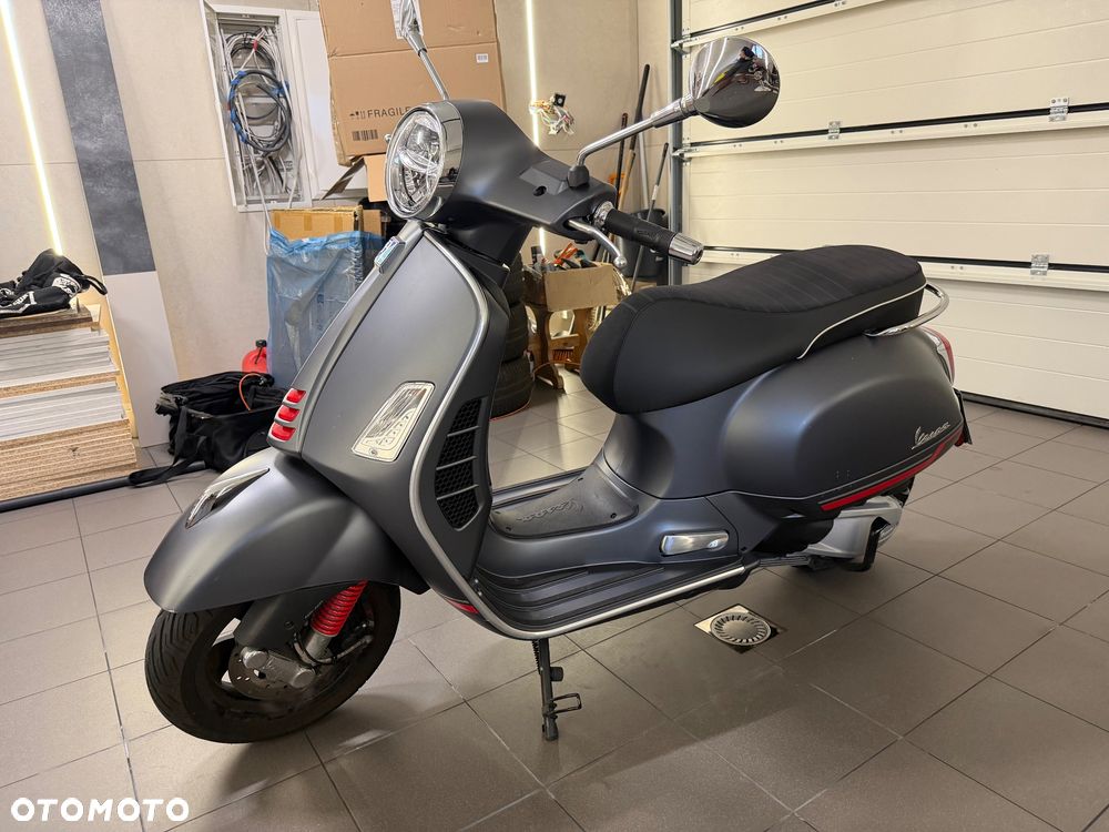 Piaggio Vespa - 2