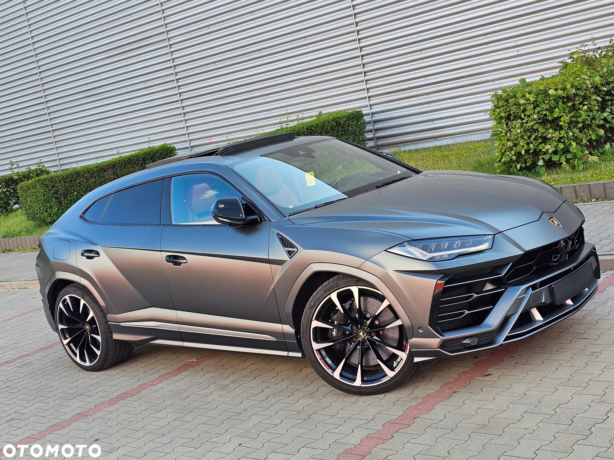 Lamborghini Urus Standard - 10