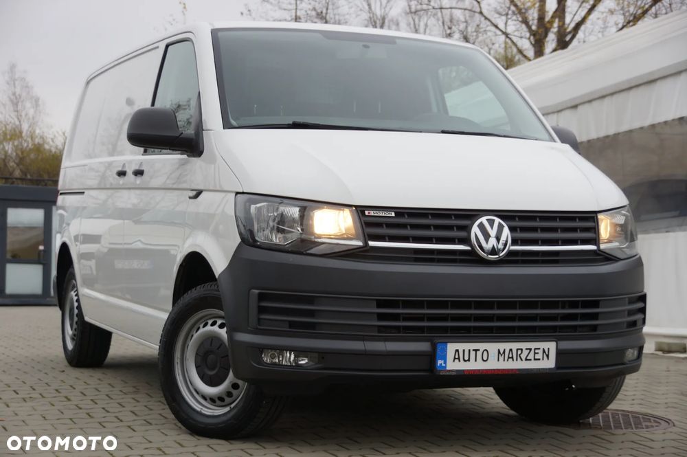 Volkswagen Transporter - 1