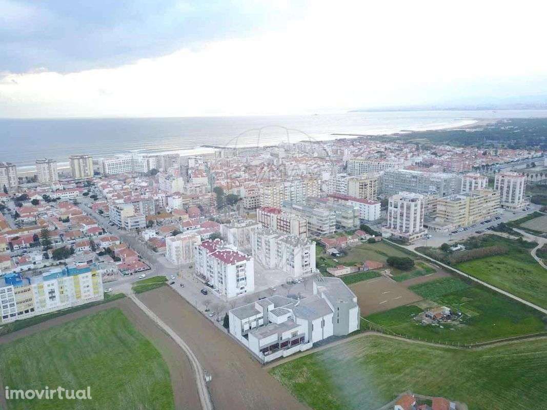 Moradia T10 para venda - Grande imagem: 2/32