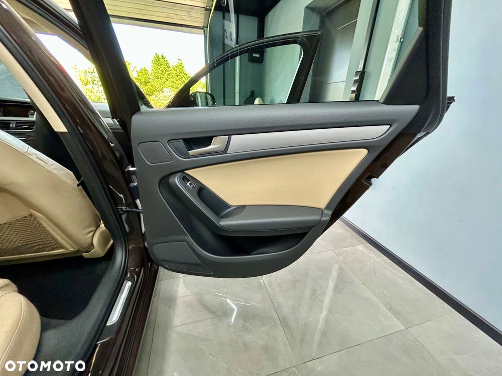 Audi A4 Avant 2.0 TDI Multitronic - 33