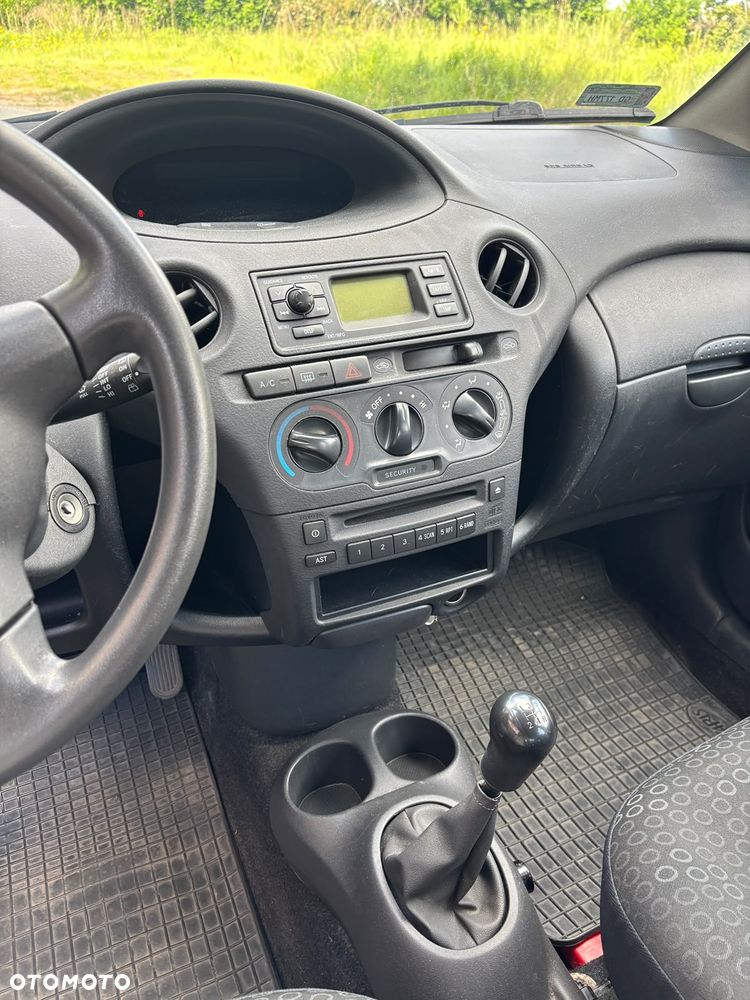 Toyota Yaris 1.3 Sol - 7