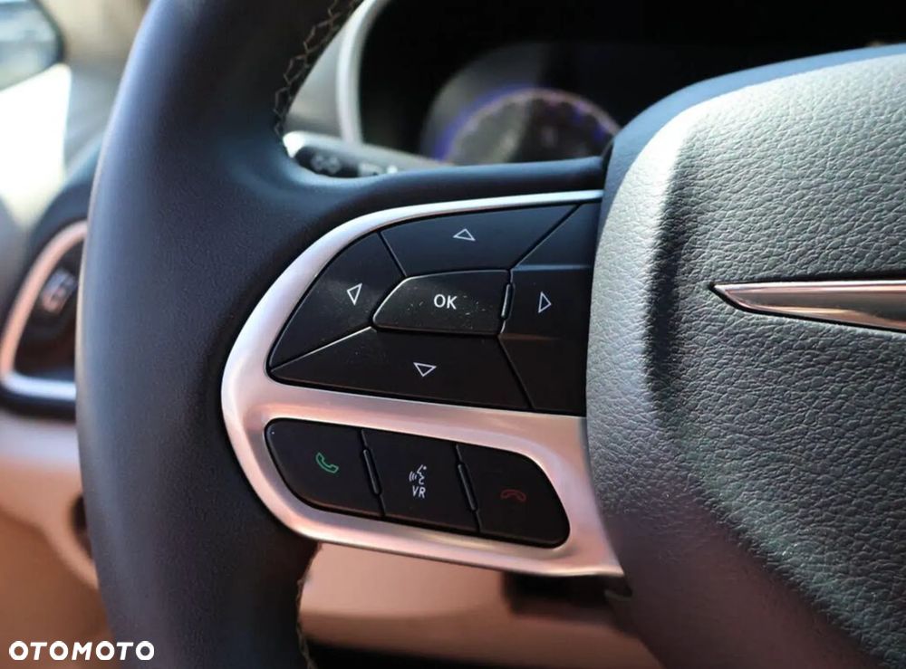Chrysler Pacifica - 18