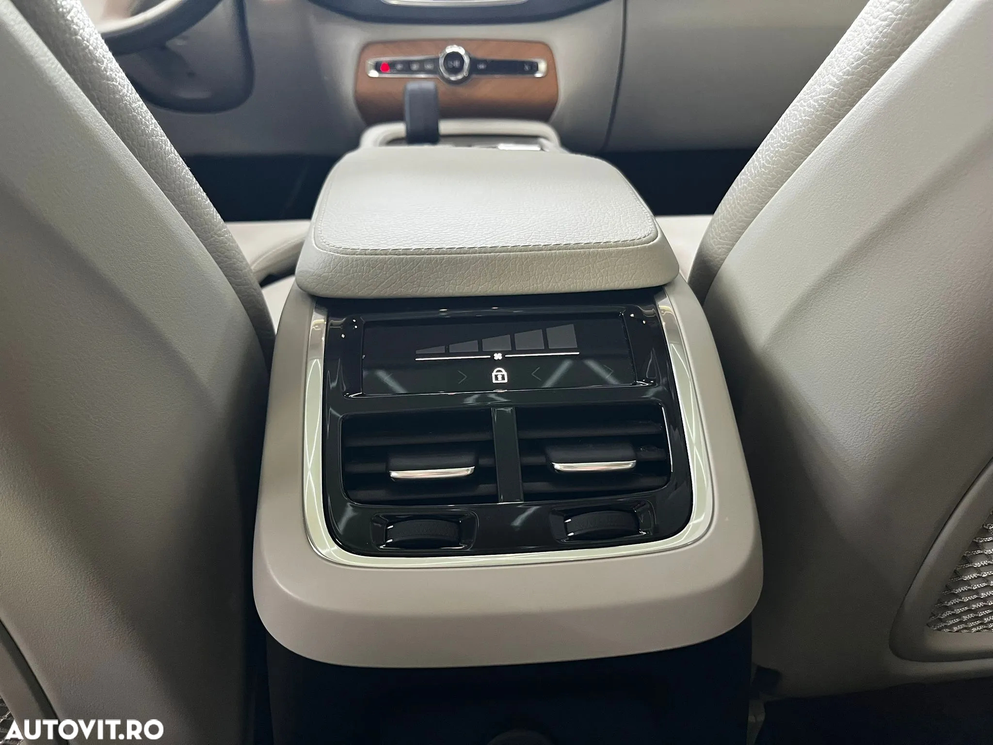 Volvo XC 90 T8 AWD Recharge Geartronic Inscription - 29