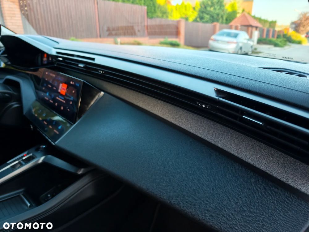 Peugeot 308 BlueHDi 130 EAT8 Stop & Start GT - 24