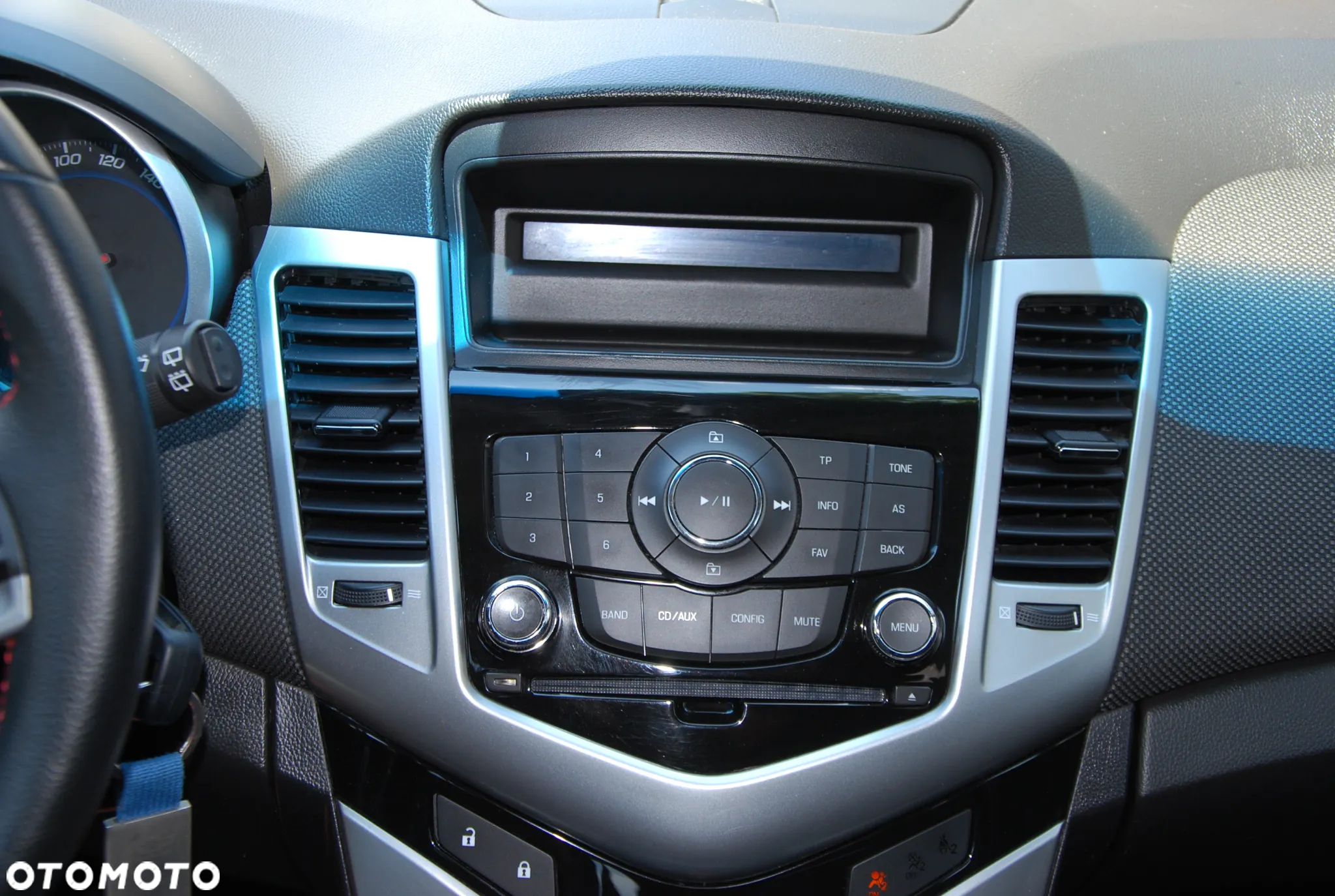 Chevrolet Cruze 1.6 LS+ - 27