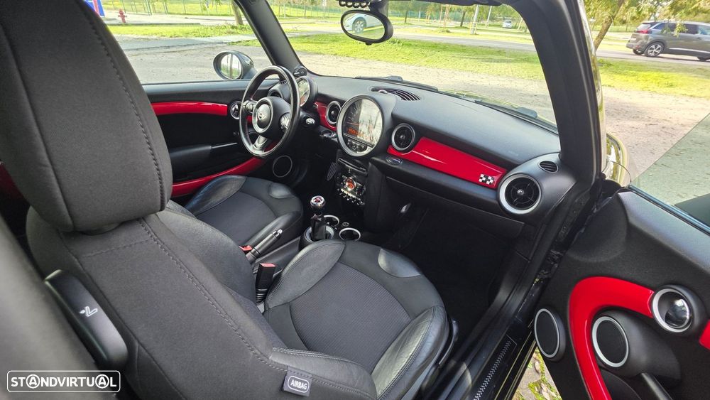MINI 3 Portas John Cooper Works - 17