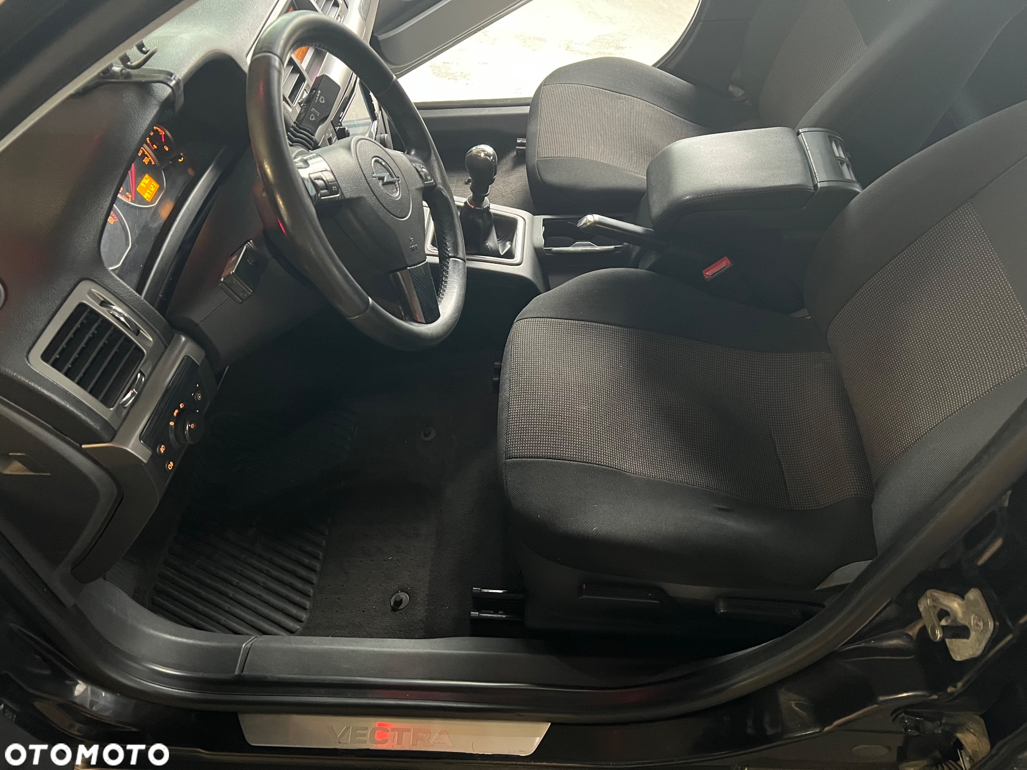 Opel Vectra 1.9 CDTI Cosmo - 17