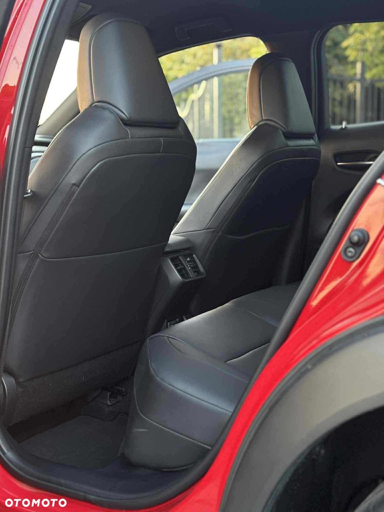 Lexus UX - 24