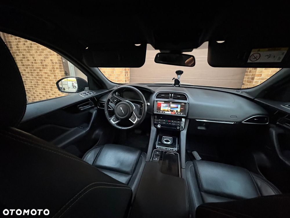 Jaguar F-Pace 2.0 i4D RWD R-Sport - 15