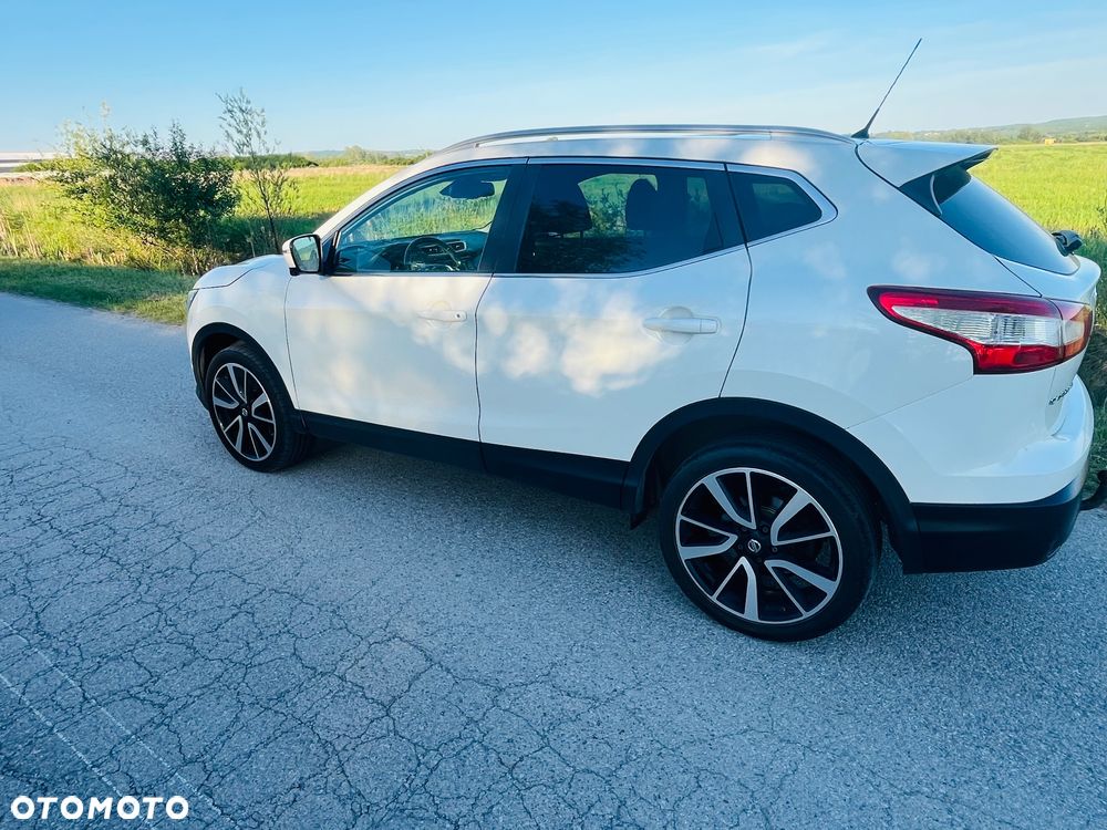 Nissan Qashqai 1.6 DCi 4x4 Tekna - 3
