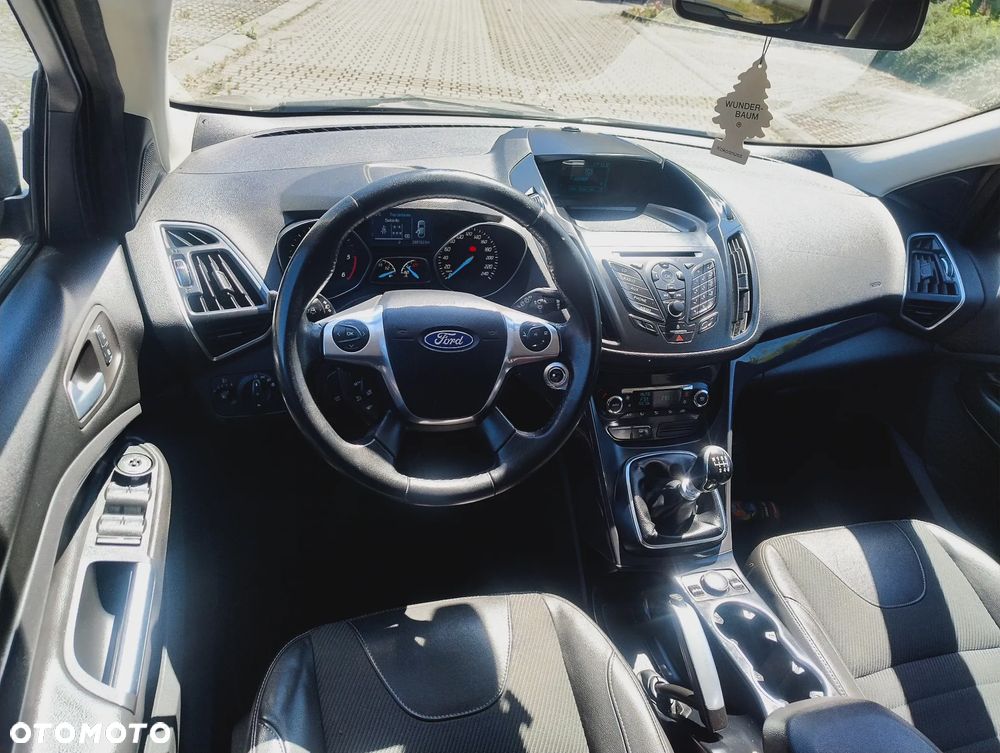 Ford Kuga 2.0 TDCi 2x4 Titanium - 13