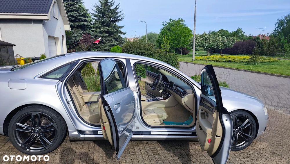 Audi A8 4.2 Quattro - 30
