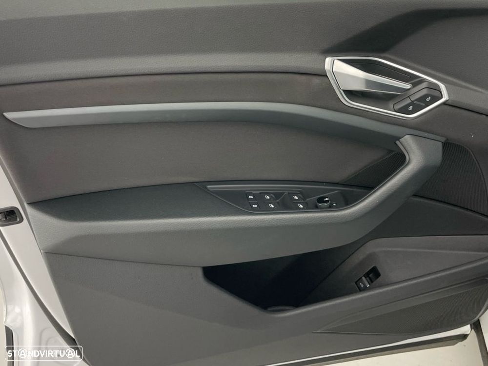 Audi e-tron 55 quattro Advanced — fotografia 17