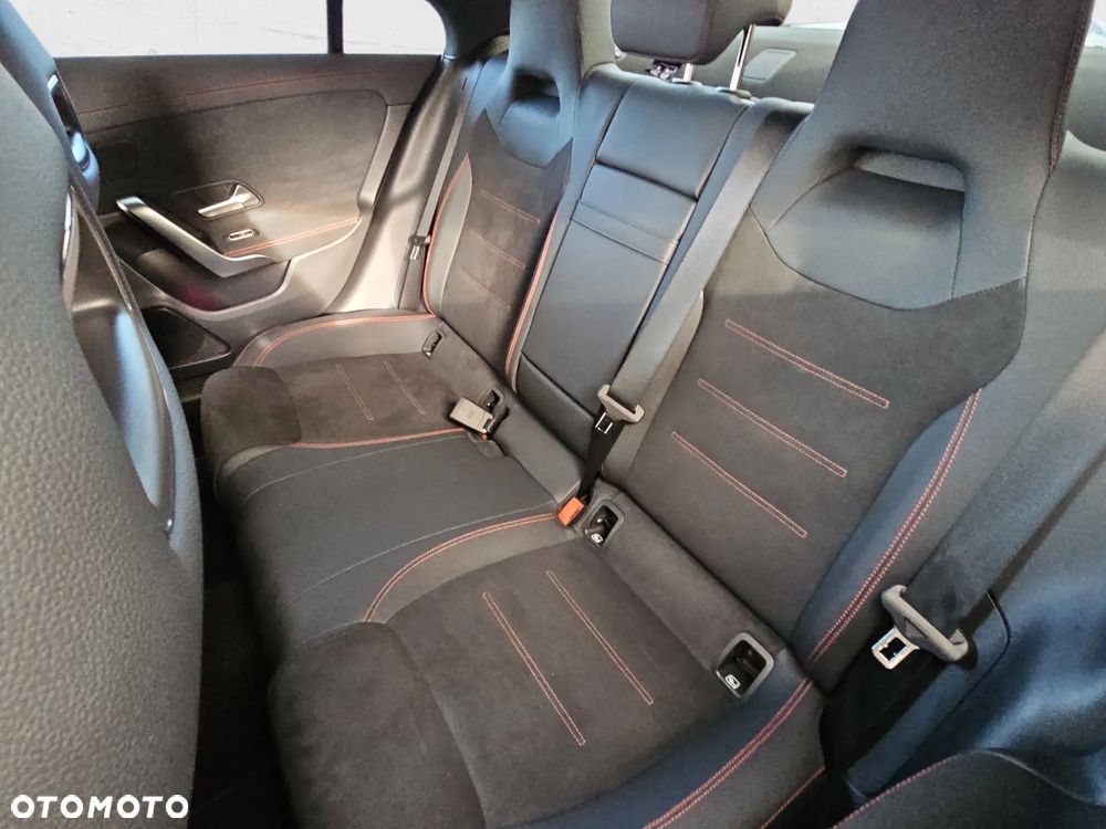 Mercedes-Benz CLA 200 mHEV AMG Line 7G-DCT - 20