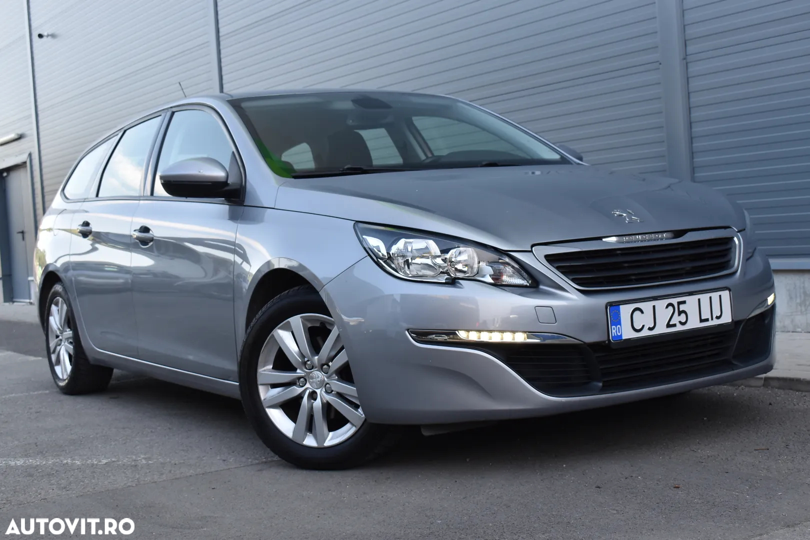 Peugeot 308 SW BlueHDi 120 Stop & Start Business-Line - 3