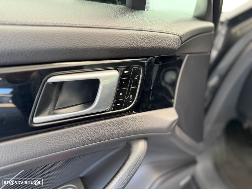 Porsche Panamera 4 E-Hybrid Executive - 26