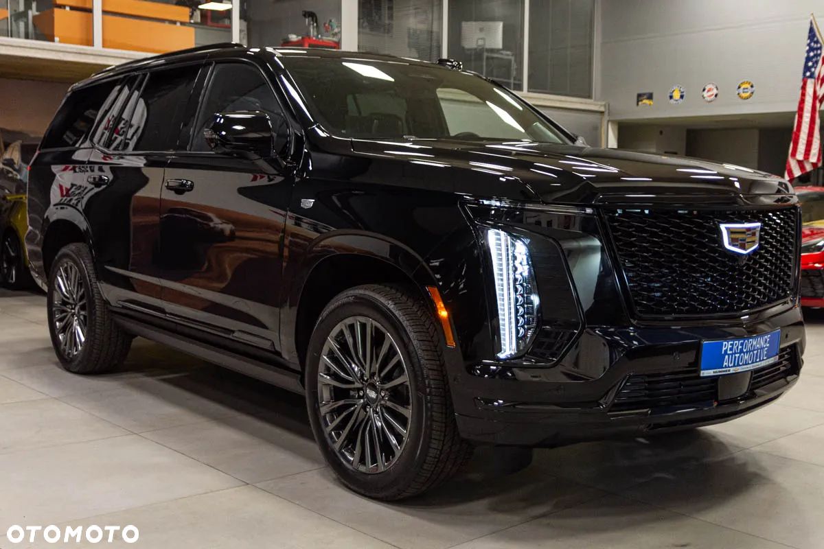 Cadillac Escalade - 1
