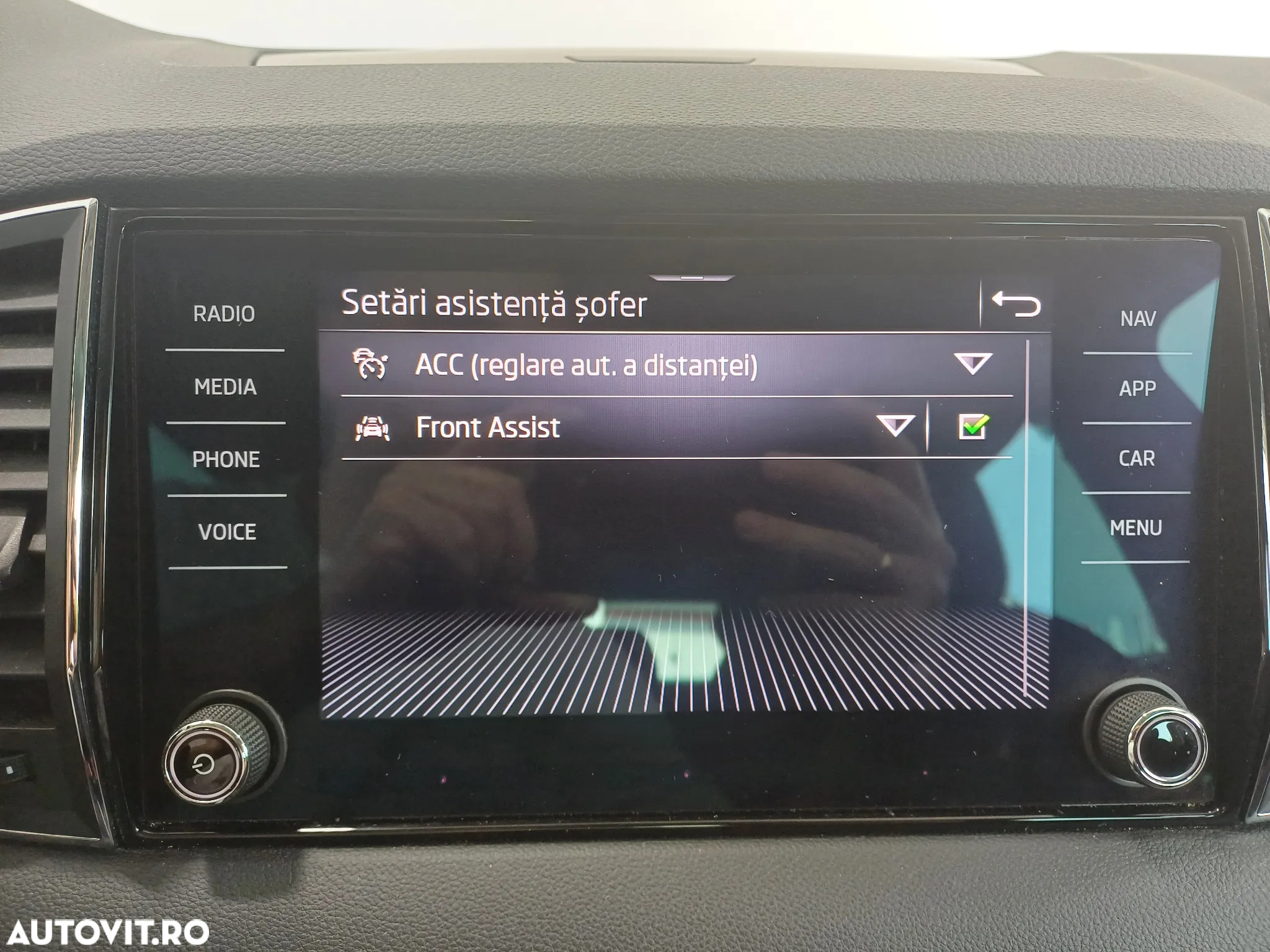 Skoda Karoq 2.0 TDI 4X4 DSG Style - 27