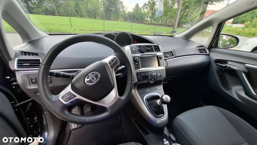 Toyota Verso 1.6 Premium - 13