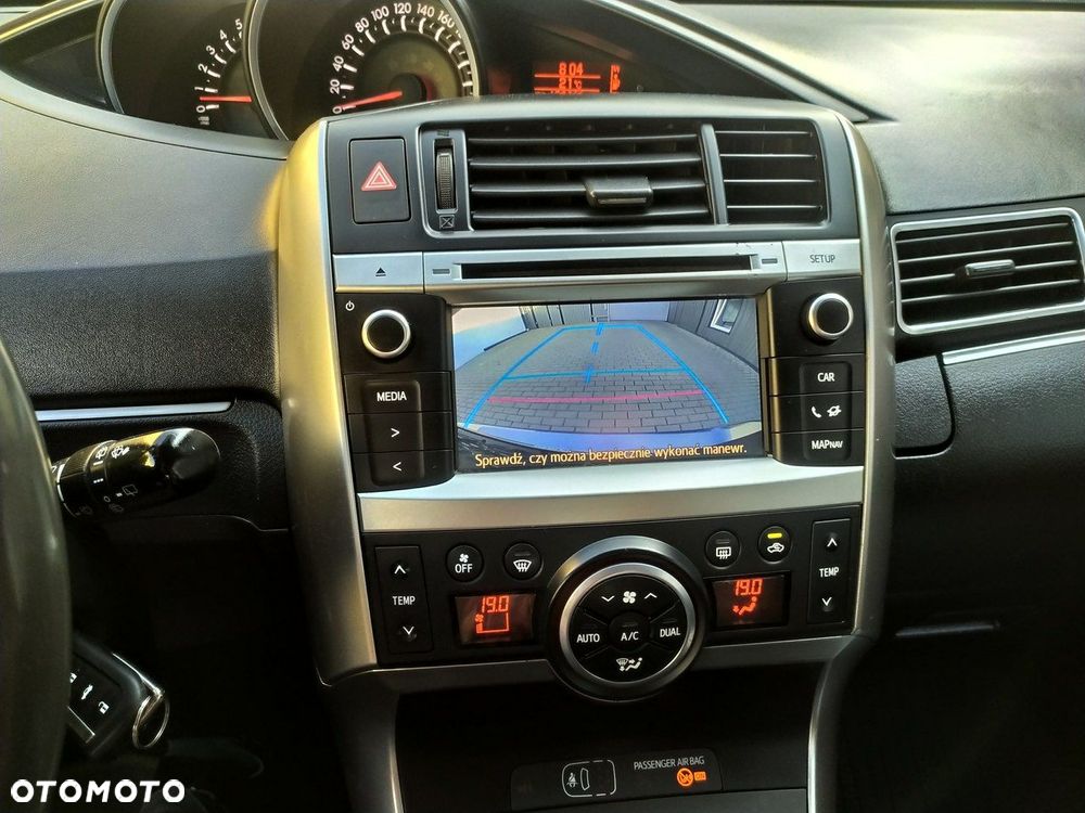 Toyota Verso 1.8 Premium 7os MS - 19