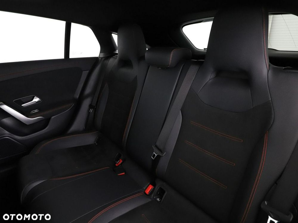 Mercedes-Benz CLA 200 d 8G-DCT AMG Line - 18