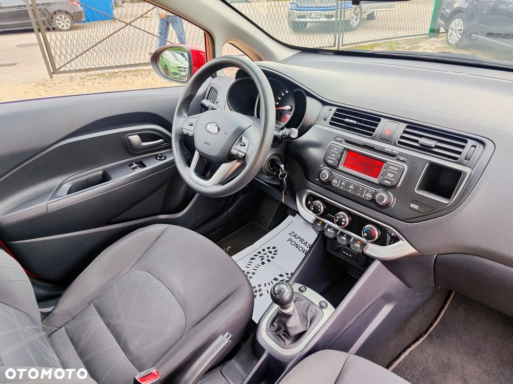 Kia Rio - 12