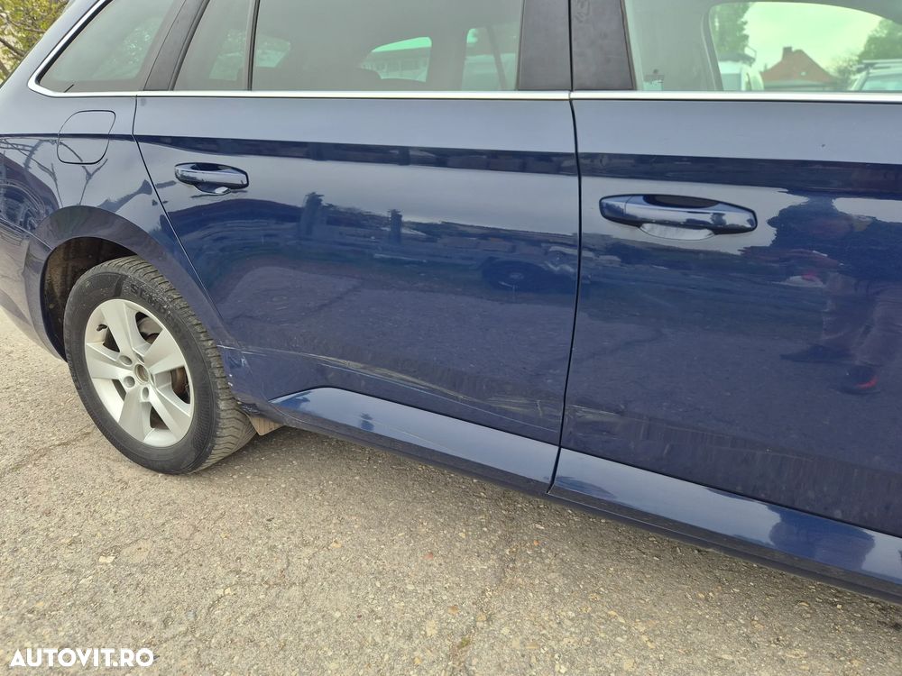 Skoda Superb 2.0 TDI DSG Ambition - 11