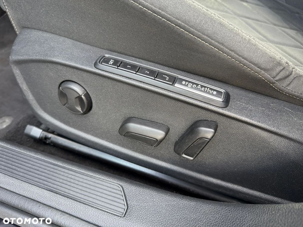 Volkswagen Golf Variant 2.0 TDI SCR DSG Style - 24