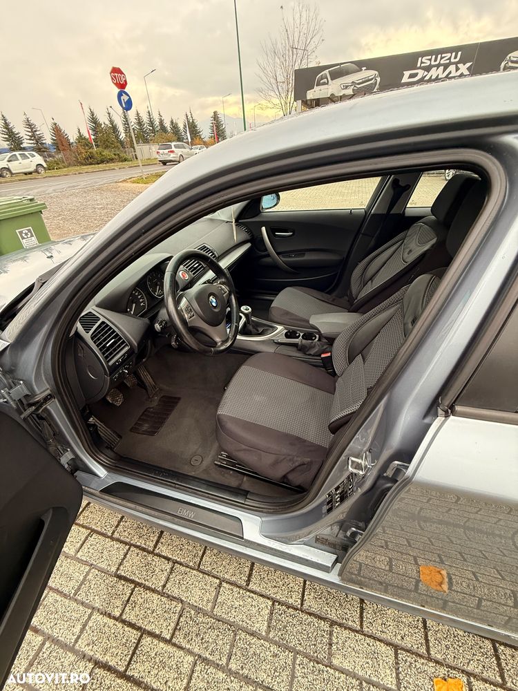 BMW Seria 1 120i - 11