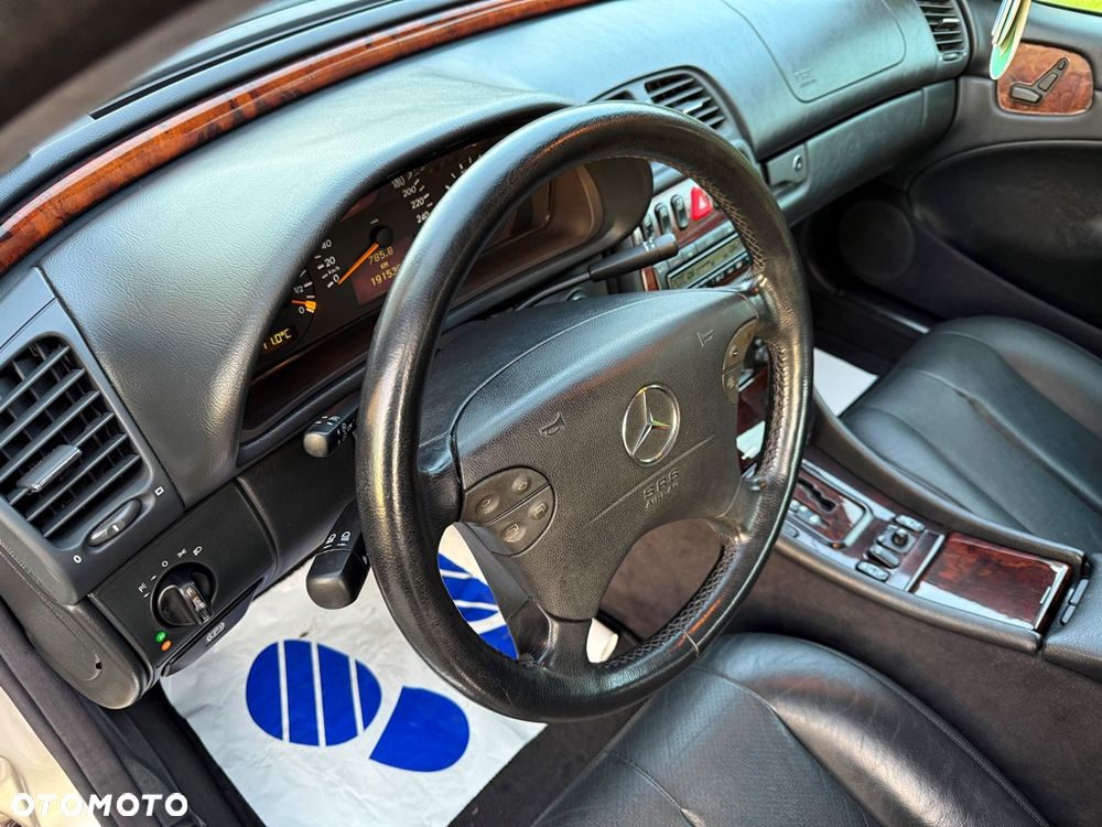 Mercedes-Benz CLK 320 - 24