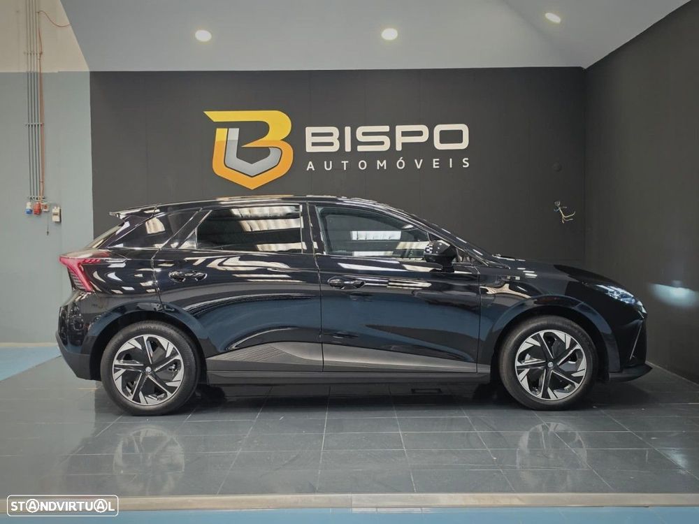 MG MG4 64 kWh Luxury - 5