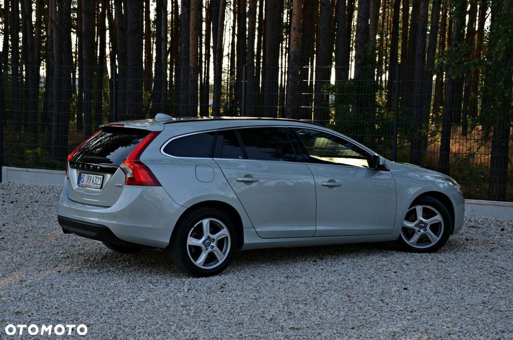 Volvo V60 D3 Summum - 25