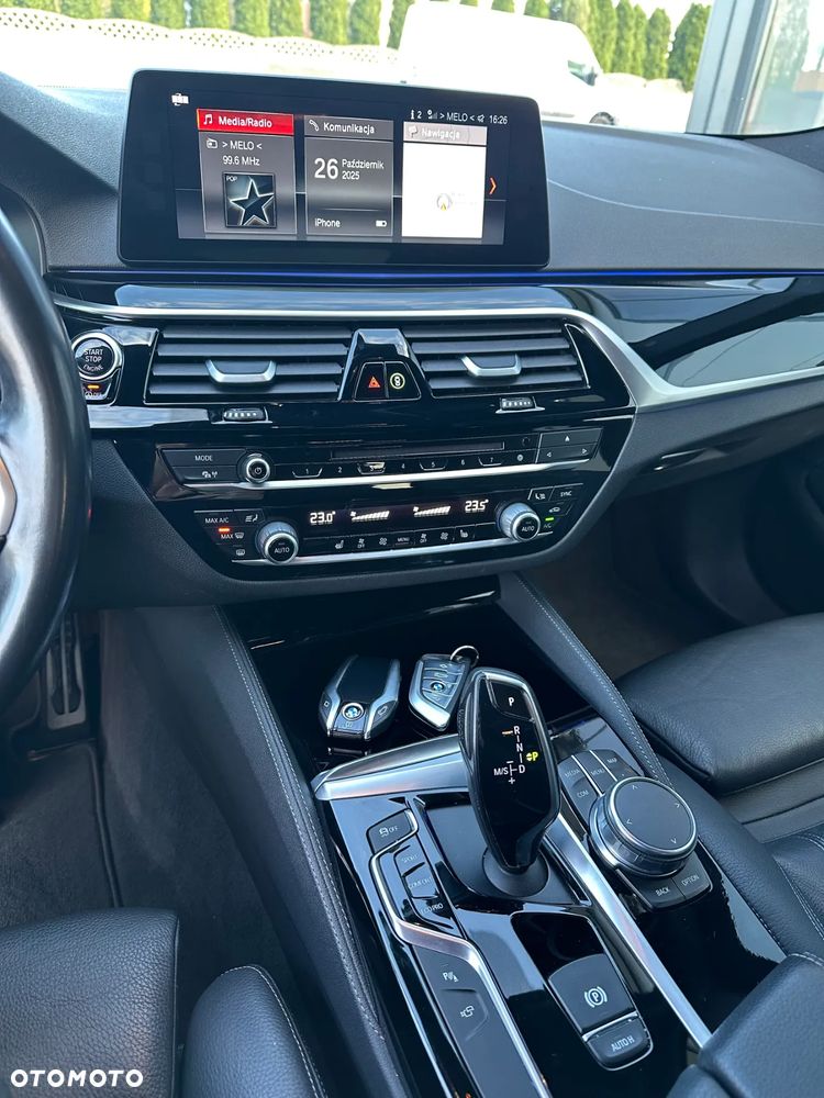 BMW Seria 5 520d M Sport - 23