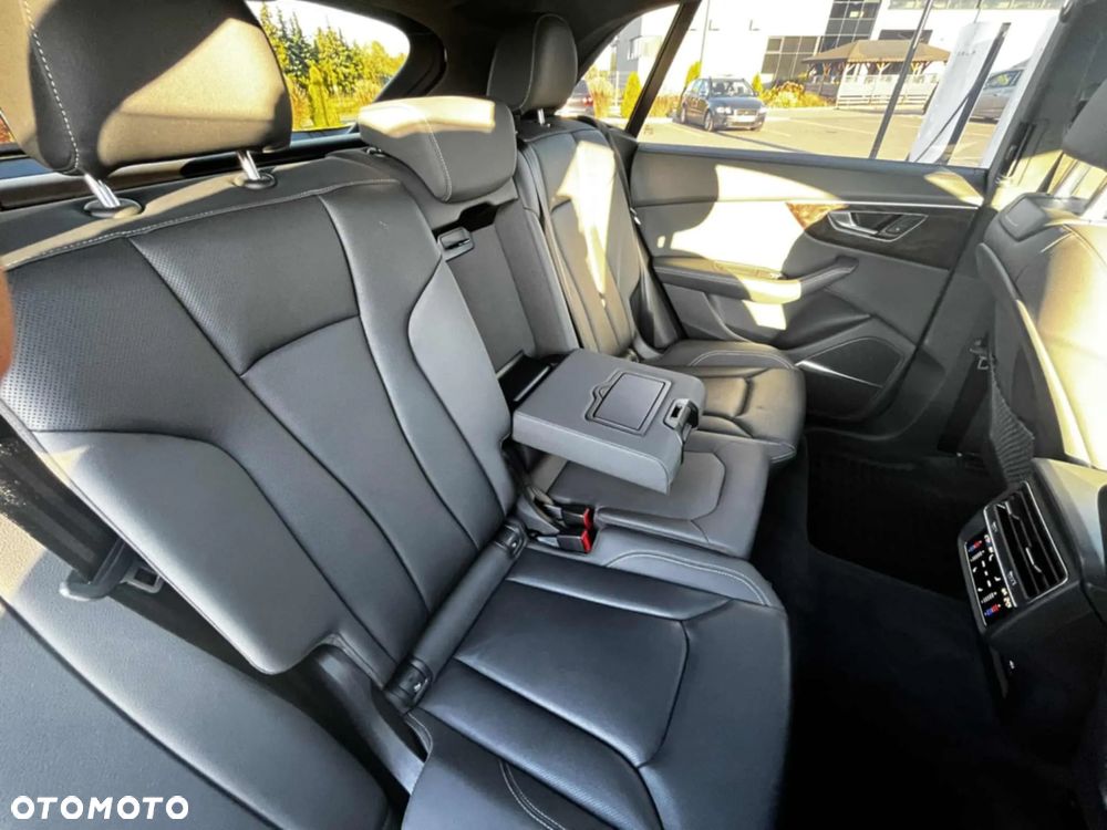 Audi Q8 SUV TFSI quattro 250 kW tiptronic S line business - 33