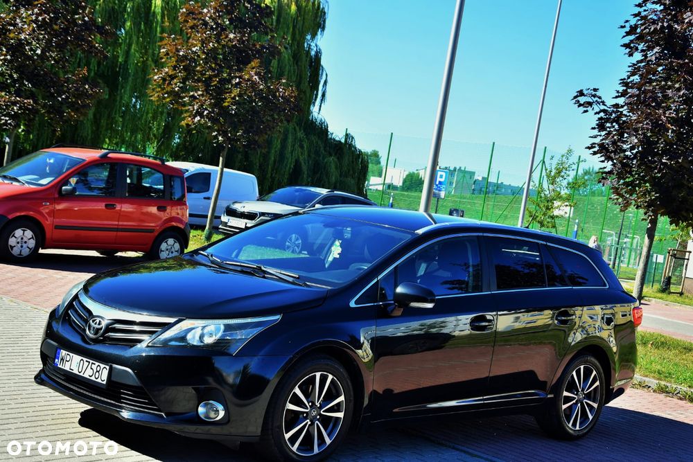 Toyota Avensis 2.0 D-4D Executive - 5